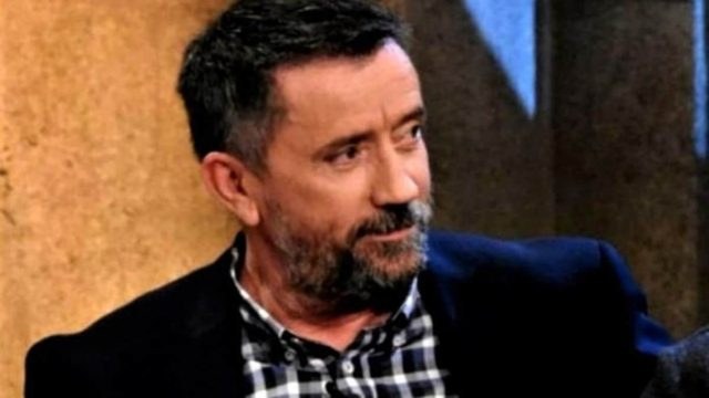 Θα πάθετε… ίλιγγο: Αυτά είναι τα λεφτά που έπαιρνε για το «Στην υγειά μας ρε παιδιά» ο Σπύρος Παπαδόπουλος!