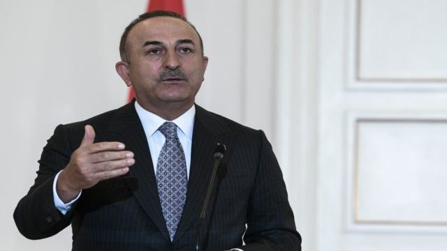 Προκλητικός ο Μεβλούτ Τσαβούσογλου: Ζητά «δίκαιη κατανομή των εσόδων στην Κύπρο» για λύση στην Ανατολική Μεσόγειο (Video)