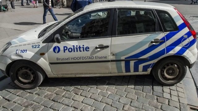 Θρίλερ στις Βρυξέλλες: Βαν έπεσε με μεγάλη ταχύτητα σε καφετέρια – Αγωνία για έξι άτομα