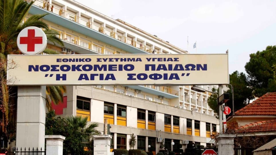 Στο νοσοκομείο διασωληνωμένο τεσσάρων μηνών βρέφος – Συνελήφθη ο πατέρας του