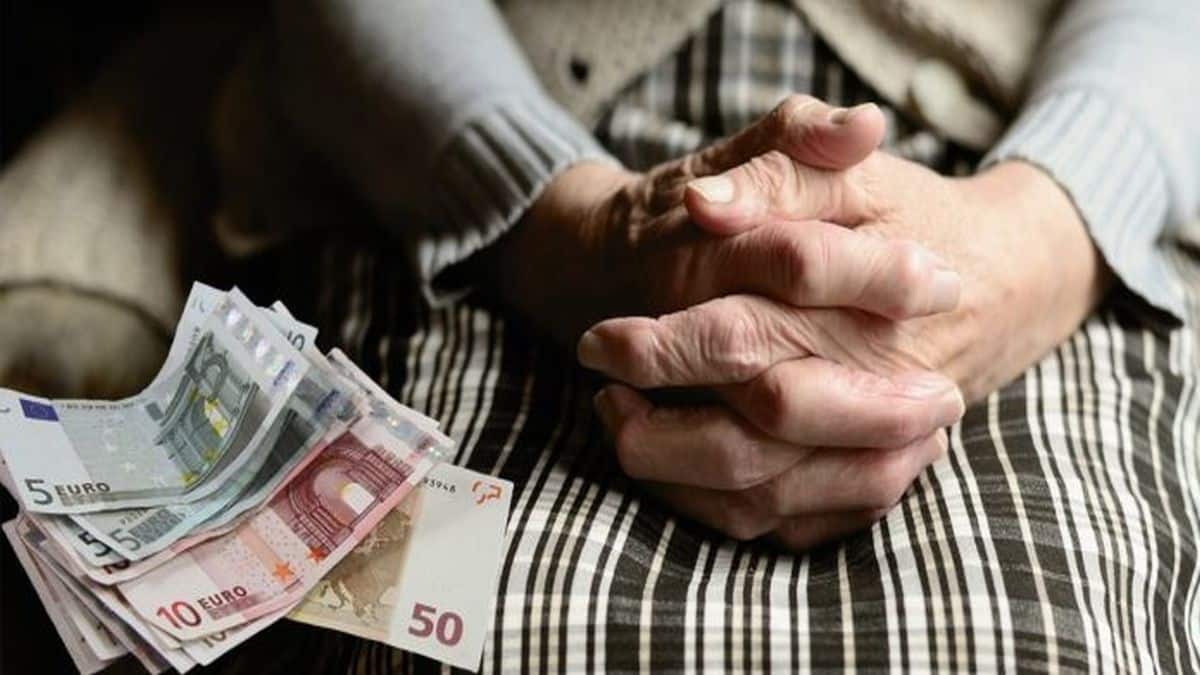 Απίστευτο περιστατικό: Δεν πήρε τη σύνταξή της επειδή το ΙΚΑ την θεωρεί νεκρή (video)