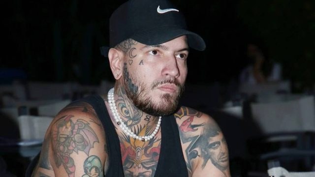 Snik: Τσακώθηκε (και) με έφηβο στο κέντρο της Θεσσαλονίκης – «Ζήτα συγγνώμη» (Video)