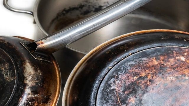 Το σωτήριο φρούτο που θα κάνει τις κατσαρόλες σας λαμπίκο