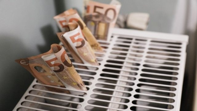 Επίδομα θέρμανσης: Οι πίνακες με τα ποσά σε όλες τις περιοχές της Ελλάδας – Τί πρέπει να περιμένουν 1,3 εκατ. νοικοκυριά (video)