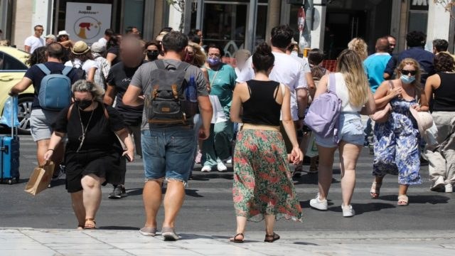 Κορωνοϊός: Πάνω από 40.000 κρούσματα και 100 διασωληνωμένοι την τελευταία εβδομάδα στη χώρα – Σοκάρουν εκ νέου οι 180 θάνατοι (video)