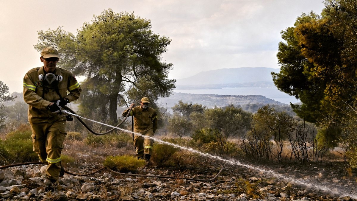 Φωτιά στον Μαραθώνα – Συναγερμός στην πυροσβεστική υπηρεσία