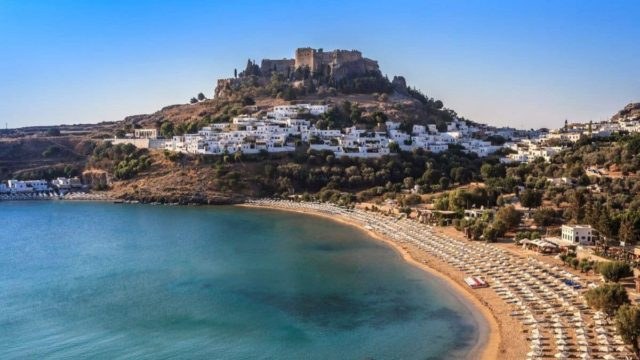 5 ελληνικά νησιά που αξίζει να πας το φθινόπωρο