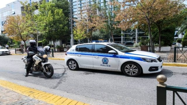 Παλαιό Φάληρο: Τραγελαφική ληστεία στα McDonald’s – Παράτησαν το χρηματοκιβώτιο και τράπηκαν σε φυγή