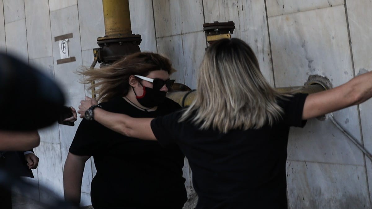 Νεκρά παιδιά στην Πάτρα: Τι άλλαξε στην κατάθεσή της για την Ίριδα η Δήμητρα Πισπιρίγκου – Τα σημάδια στο έξι μηνών μωρό & ο χρόνος της απουσίας της Ρούλας (Video)