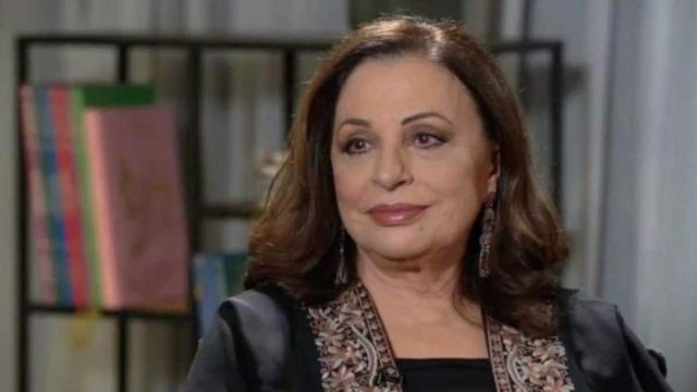 Σπάνια φωτογραφία της Χαρούλας Αλεξίου σε ηλικία 16 ετών – Αγνώριστη με κοντό μαλλί!