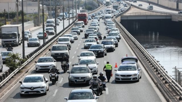 Φράκαρε ο Κηφισός – Απίστευτο μποτιλιάρισμα λόγω ακινητοποιημένου φορτηγού