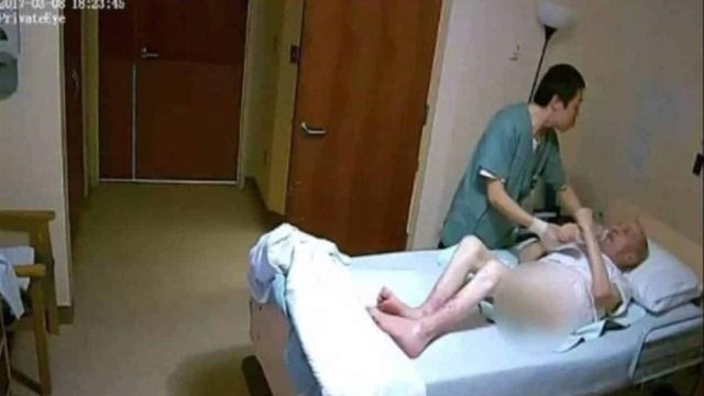 Κρυφή κάμερα κατέγραψε νοσοκόμο να βασανίζει 89χρονο παππού με άνοια – Προκαλεί τρόμο το βίντεο