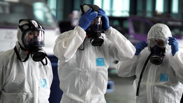 Κορωνοϊός: Συναγερμός για νέο πανδημικό κύμα – Πρόβλεψη για 25.000 κρούσματα σε μια μέρα