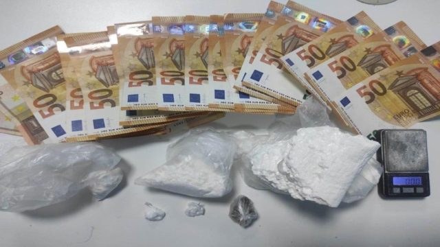 Επιχείρηση ”έφοδος”: Συλλήψεις της Ελληνικής Αστυνομίας για ναρκωτικά στην Αττική
