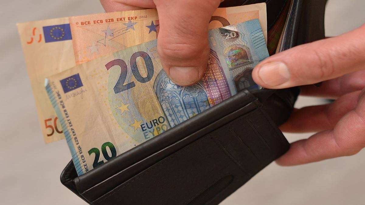 «Ανάσα» για συνταξιούχους και ανέργους με έξτρα επίδομα! Πότε θα λάβουν χρήματα οι δικαιούχοι