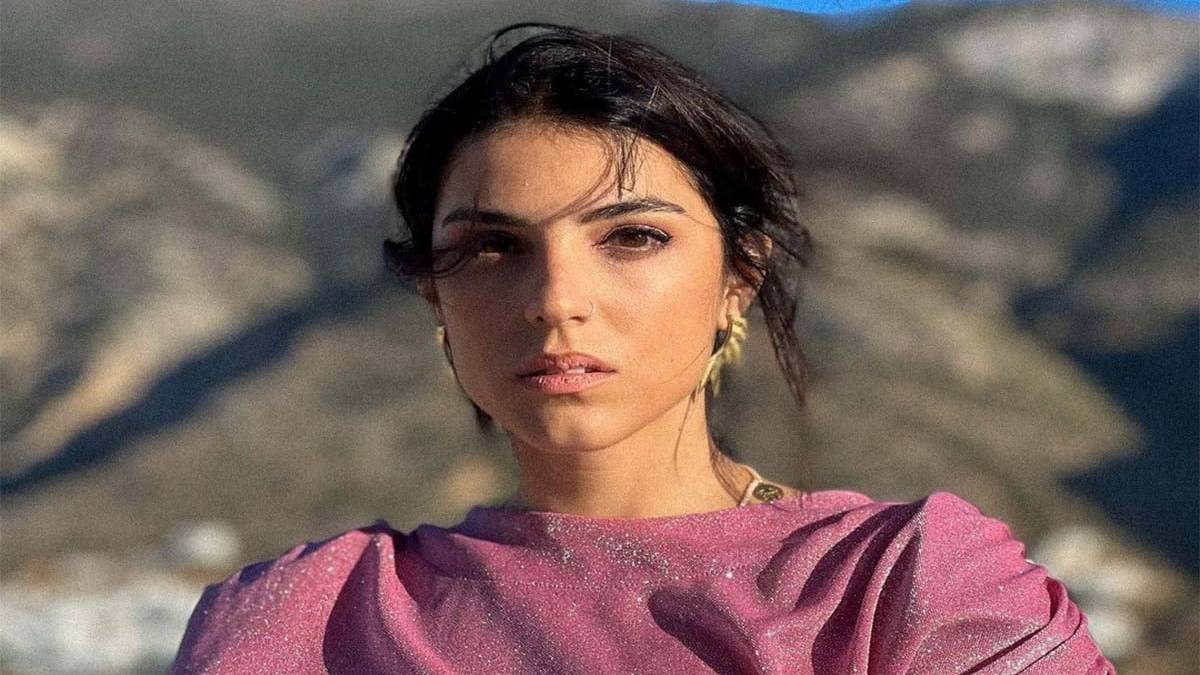«Πήρε το κεφάλι μου και το κοπάνησε στο πάτωμα με αποτέλεσμα…» – Συγκλονίζει η Άννα Μαρία Βέλλη για την κακοποίηση από πρώην σύντροφό της