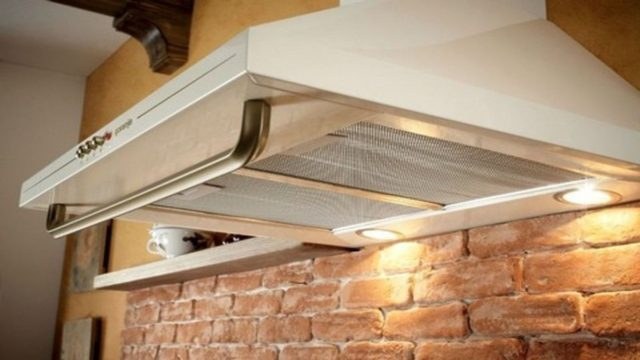 Το κόλπο των γιαγιάδων για να καθαρίσετε τον απορροφητήρα της κουζίνας σε 4 βήματα