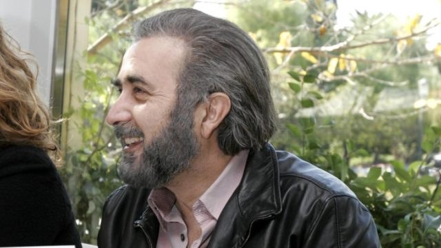 Πισίνα, ηρεμία και όλα τα κομφόρ: Αυτή είναι η βίλα του Λάκη Λαζόπουλου στο Παλαιό Ψυχικό (photos)