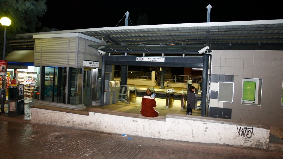 Ηλεκτρικός: Πτώση ανθρώπου στον σταθμό Πευκάκια