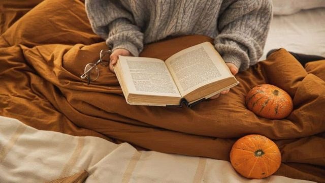 5 + 1 βιβλία για να κάνετε δώρο στους αγαπημένους σας τις γιορτές