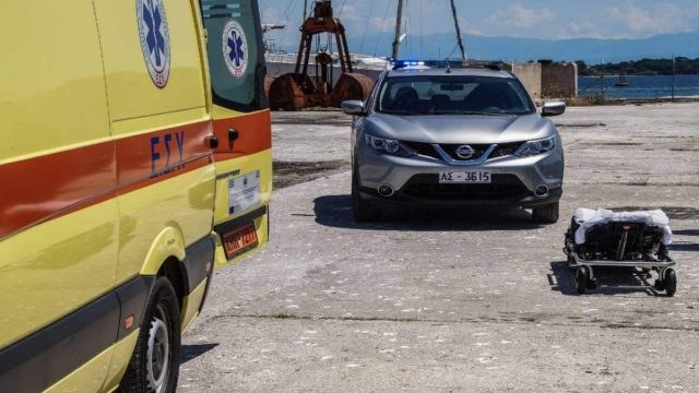 Θρίλερ στην Αίγινα: Τραυματίστηκε 28χρονη που έπεσε με το αυτοκίνητό της στο λιμάνι