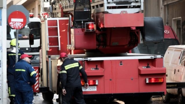 Φωτιά σε φορτηγό κοντά στη Μαλακάσα – Καθυστερήσεις στην κυκλοφορία