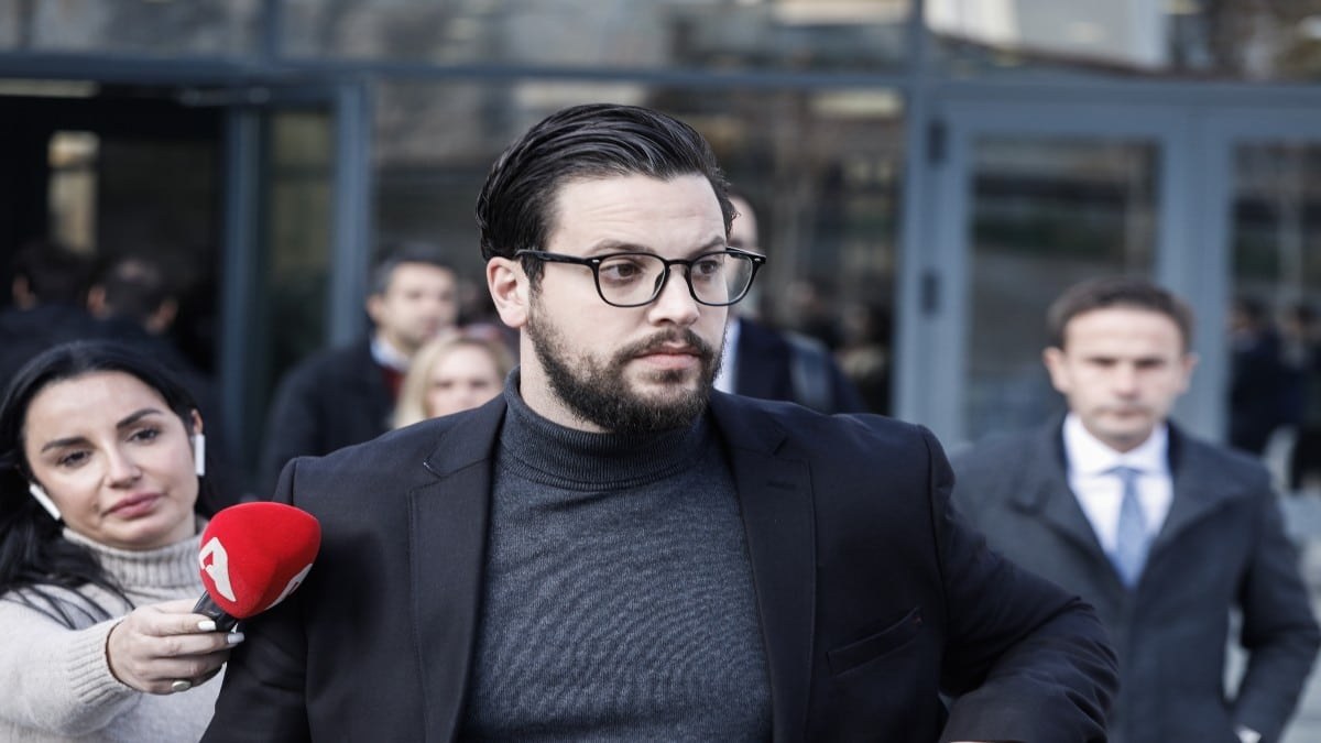 Αφήνει οριστικά πίσω τη Ρούλα Πισπιρίγκου: Νέα ζωή για τον Μάνο Δασκαλάκη – Αρραβωνιάστηκε τη σύντροφό του (video)