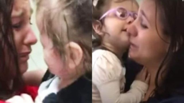 Τυφλό κοριτσάκι αντικρίζει για πρώτη φορά τη μαμά του – Προσπαθήστε να συγκρατήσετε τα δάκρυά σας (video)