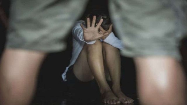 Φρίκη στην Ιεράπετρα: «Μου είπαν ότι το παιδί μου έπεσε θύμα ομαδικών βιασμών!» – Ανατριχιαστική εξομολόγηση μητέρας 12χρονης (Video)