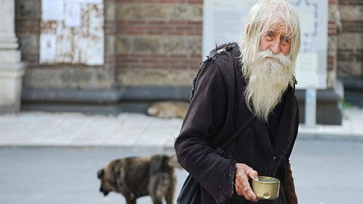 Πέθανε στα 103 ο «παππούς Ντόμπρι» που συγκέντρωνε χρήματα και τα έδινε στις εκκλησίες