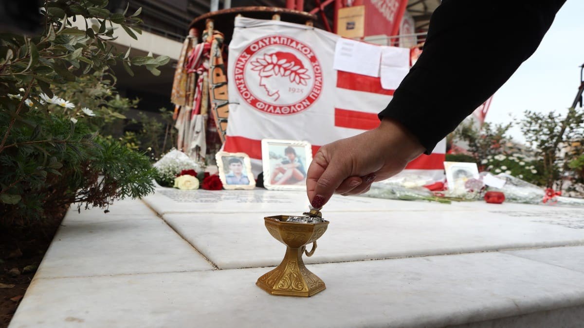 Θύρα 7: 42 χρόνια από τη μεγαλύτερη τραγωδία του ελληνικού ποδοσφαίρου – Όταν «έσβησαν» 21 ψυχές στο γήπεδο του Ολυμπιακού (photos&video)