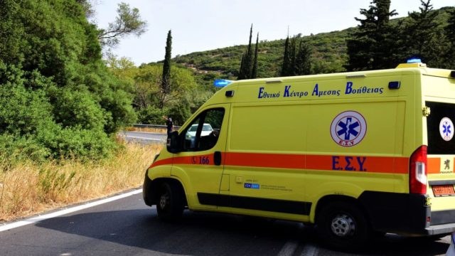 Τραγωδία στην άσφαλτο: Πέθανε σε τροχαίο 52χρονος ιερέας – Έχασε τον έλεγχο του αυτοκινήτου και καρφώθηκε σε γέφυρα