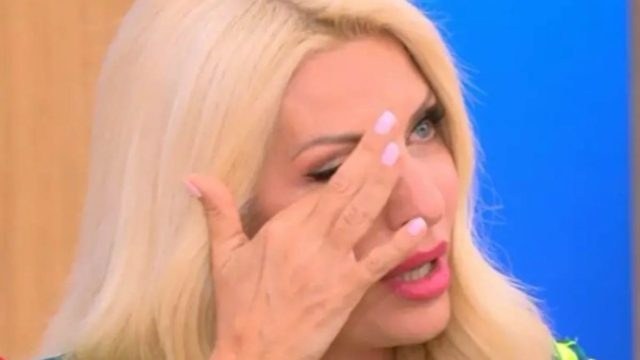 «Σπάραξε» η Ελένη Μενεγάκη: «Όλα αυτά που λέγαμε στη δική μας μάνα…»