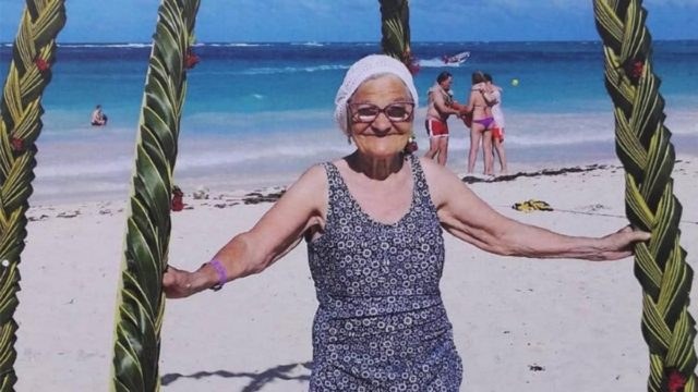 90χρονη γιαγιά αρνείται να γεράσει και ξοδεύει όλα της τα λεφτά για να… Θα πάθετε σοκ!