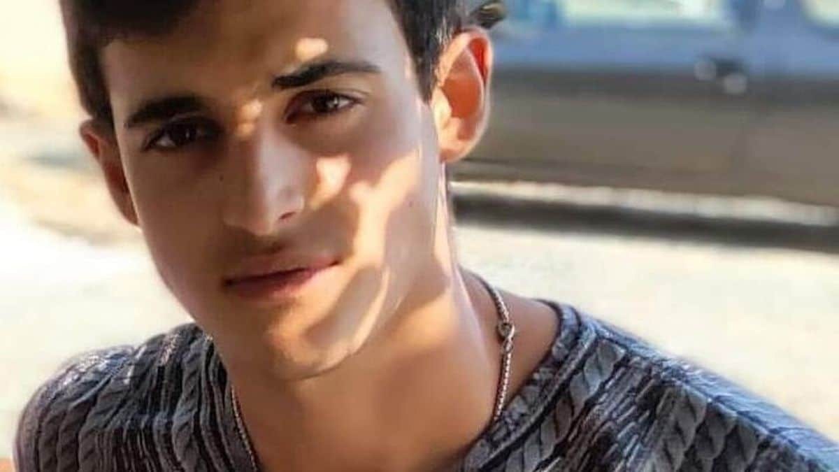 Τραγωδία στα Τέμπη: «Ποιος να ξέρει στο βλέμμα του πίσω τι να κρύβει ο Θεός για εμάς» – Το «προφητικό» τραγούδι που ζήτησε ο Κυπριανός Παπαϊωάννου (Video)