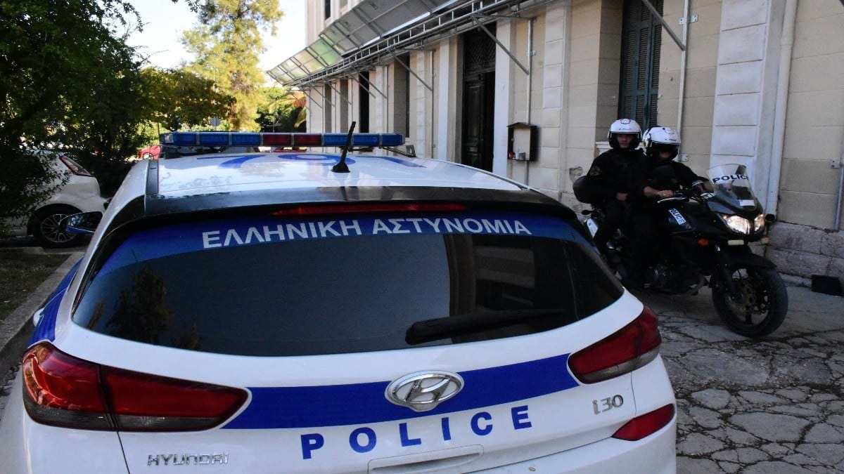 Συναγερμός στο Μενίδι: Εξερράγη εκρηκτικός μηχανισμός σε αυλή σπιτιού (Video)