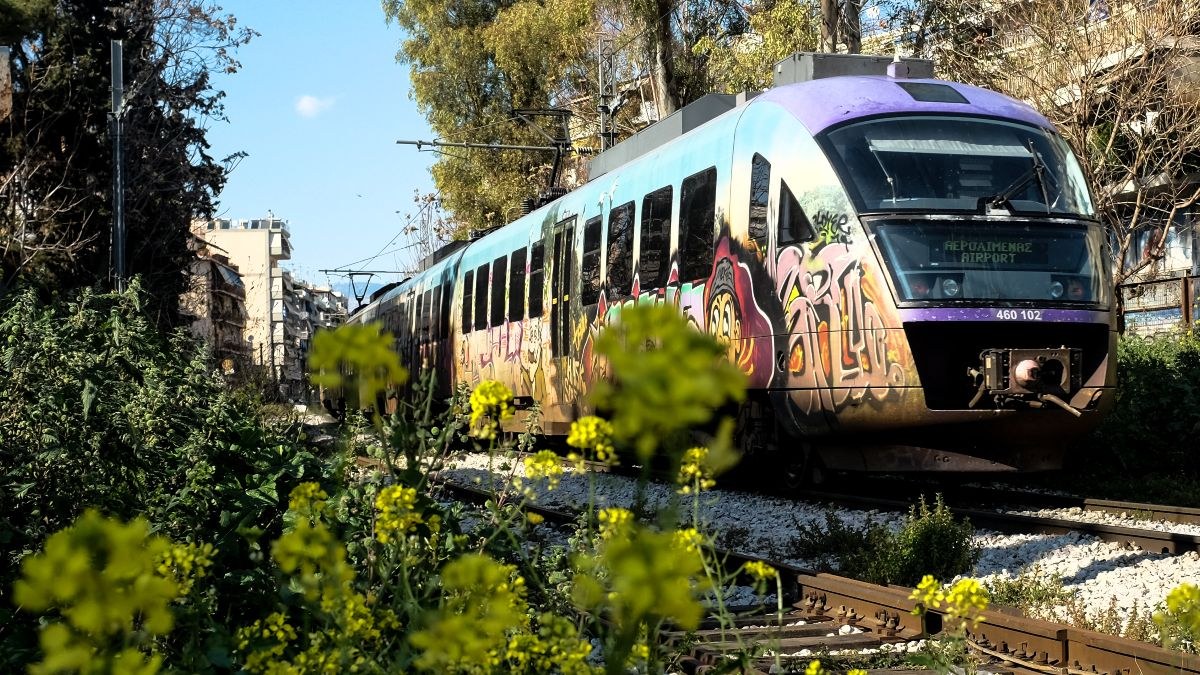 Αδιανόητη ανευθυνότητα: Ήθελαν να ανεβάσουν την ταχύτητα του Προαστιακού στα 160 χλμ/ώρα χωρίς τηλεδιοίκηση – Και εκεί είχε κάνει λάθος στις γραμμές ο σταθμάρχης