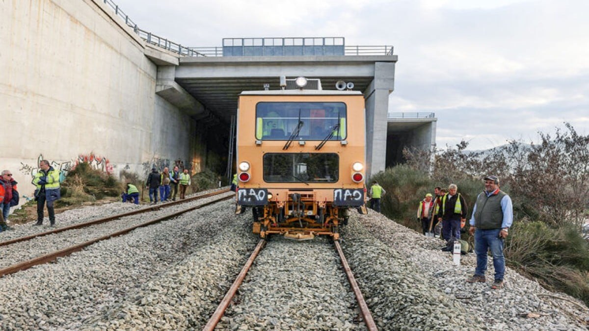 Τραγωδία στα Τέμπη: Έρχονται νέες ποινικές διώξεις – Στο επίκεντρο ο επόπτης και ο σταθμάρχης που έφυγε νωρίτερα (Video)