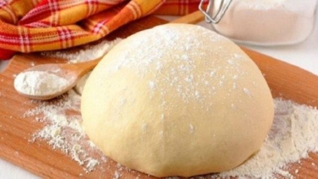 Τυρόπιτα από ζύμη γιαουρτιού – Τα 6 βήματα της μαμάς για γευστικό αποτέλεσμα