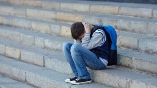 Λασίθι: Άγριος ξυλοδαρμός 12χρονου έξω από το σχολείο – Ανήλικος τραβούσε βίντεο, 8 συλλήψεις μαθητών και γονέων