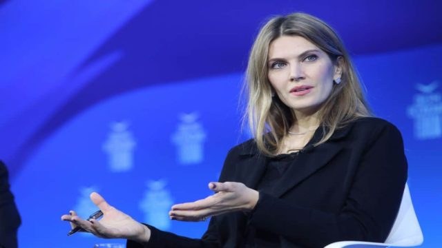 «Κατανυκτικό» Πάσχα για την Εύα Καϊλή: Ελεύθερη μετά από 4 μήνες φυλάκισης η πρώην ευρωβουλευτής (video)