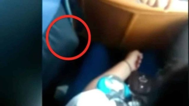 Όταν μπήκε στο λεωφορείο,πρόσεξε έναν άντρα να κάνει αυτό σε ένα ανυποψίαστο κορίτσι – Τότε έβγαλε κρυφά την κάμερα για να καταγράψει την χυδαία πράξη του!
