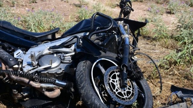 Θανατηφόρο τροχαίο στη Σύρο: Μηχανή συγκρούστηκε με αυτοκίνητο σε διασταύρωση του νησιού – Ένας νεκρός