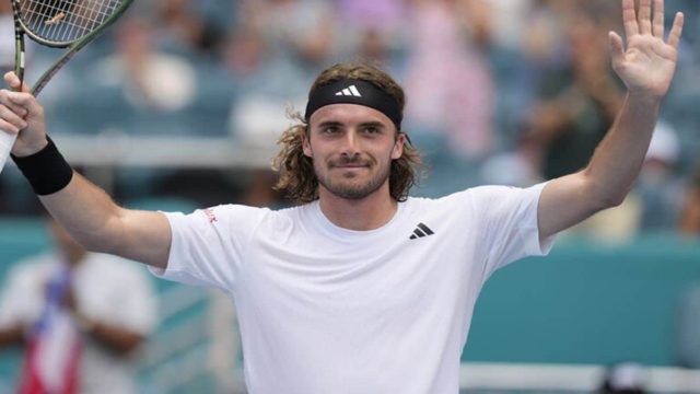 Roland Garros: Άνετη νίκη Τσιτσιπά απέναντι στον Ισπανό Μπαένα – Παίρνει το εισιτήριο για τον 3ο γύρο ο Έλληνας τενίστας