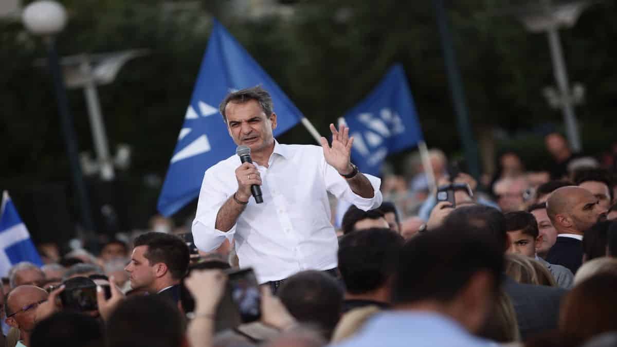 Μητσοτάκης από Περιστέρι: «Αν με θέλετε πρέπει να με ψηφίσετε, όχι να πάμε παραλία» – Το μήνυμα του προέδρου της ΝΔ για την δεύτερη Κυριακή των εκλογών