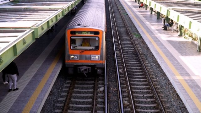 Συναγερμός στον Άγιο Νικόλαο μετά από πτώση ατόμου από πεζογέφυρα κοντά στον σταθμό του ηλεκτρικού