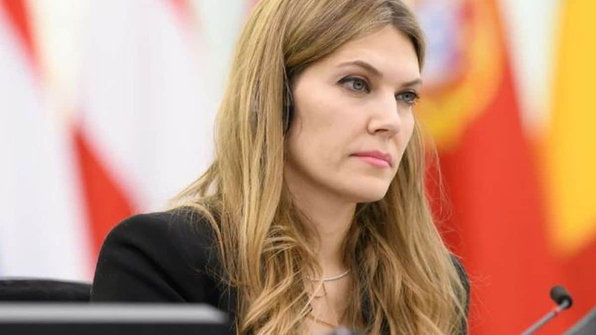 Επιστρέφει στην Ελλάδα η Εύα Καϊλή και κατεβαίνει ξανά στις εκλογές