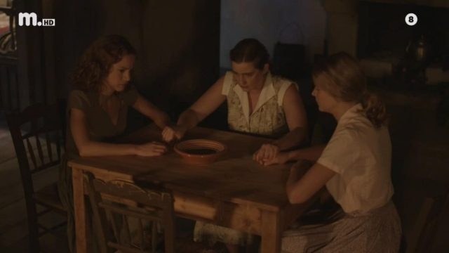 «Μας έφεραν τόσες αναμνήσεις στο μυαλό…» – Οι «Άγριες Μέλισσες» επέστρεψαν και το Twitter έπαθε ξανά παράνοια με την ιστορική σειρά