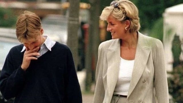 Σπάνιο στιγμιότυπο: Γιάννης και Εριέττα Λάτση μαζί με την πριγκίπισσα Νταϊάνα (photo)