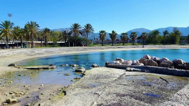 5 + 1 πλαζ στην Αττική για ατελείωτες βουτιές